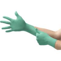 Gants d'examen Micro-Touch Affinity, T-petit, N&eacute;opr&egrave;ne, 6,3-mil, Sans poudre, Vert, Classe 2 Chandler Sales