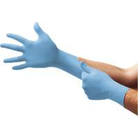 Gants d'examen XC-310 Xceed, Petit, Nitrile, 4,3 mils, Sans poudre, Bleu, Classe 2 Chandler Sales