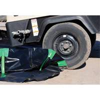 Ultra-Containment Berm&reg;, 179 US gal. Capacity, 4' W x 6' L x 12" H, Stake Wall Chandler Sales