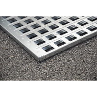 Ultra-Spill Pallet en acier, 4 barils, Capacit&eacute; de d&eacute;versement 68 gal. US, 49,1" x 47,1" x 10,9" Chandler Sales