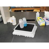 P4 Ultra-Spill Tray, 17" lo x 21" la x 4" h, Cap. de d&eacute;versement 2,9 gal. US Chandler Sales