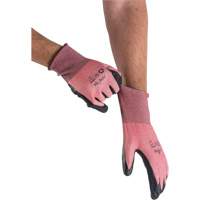 Gants &eacute;cologiques, l&eacute;gers, et r&eacute;sistants &agrave; la coupe, &agrave; haute dext&eacute;rit&eacute;, Taille 7, Calibre 18, Rev&ecirc;tement Mousse de nitrile, Enveloppe en Acier inoxydable/PEHP/rPET, ASTM ANSI niveau A4 Chandler Sales